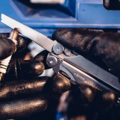 Wave + Multi-tool-LEATHERMAN Hot